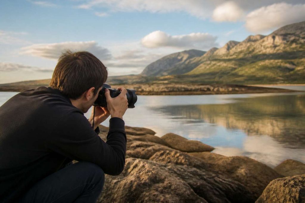 La lumière naturelle en photographie : astuces et techniques
