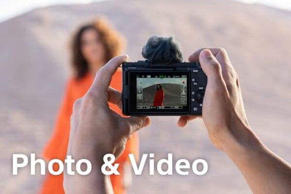 Découvrez notre test complet du Sony ZV-E10 II, l'appareil photo hybride APS-C idéal pour la vidéo 4K. Performances, autofocus et fonctionnalités créatives au cœur de ce modèle. 